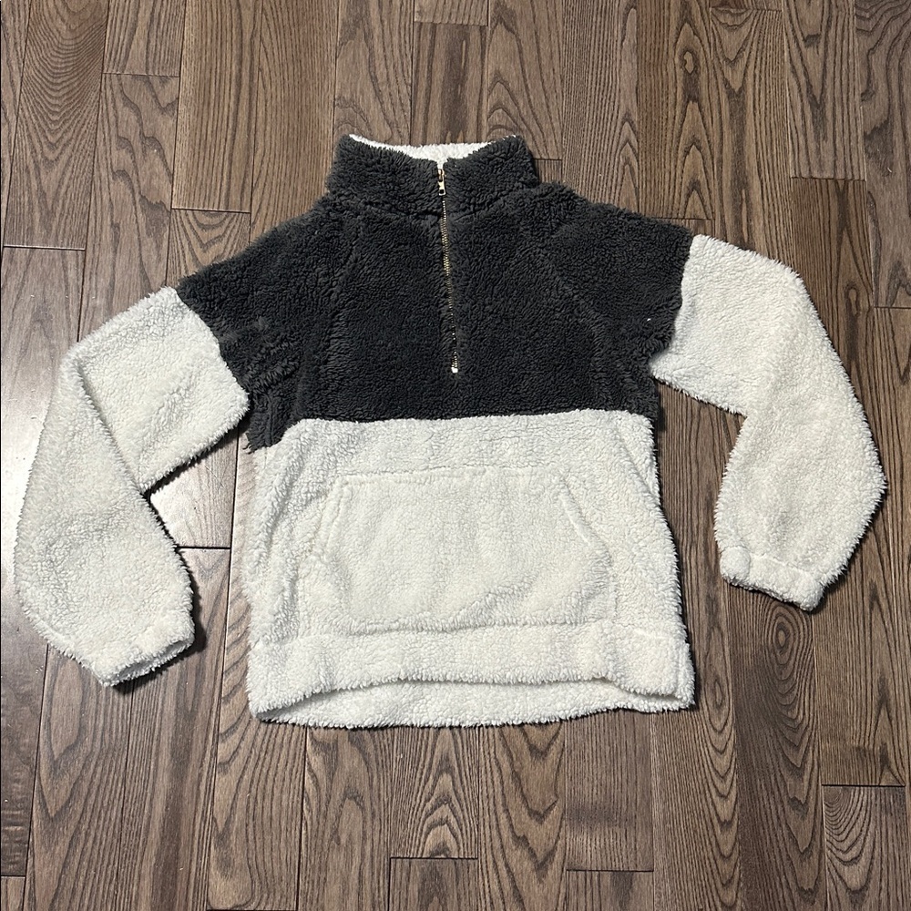 GRAY AND WHITE QUARTER ZIP SHERPA SWEATSHIRT